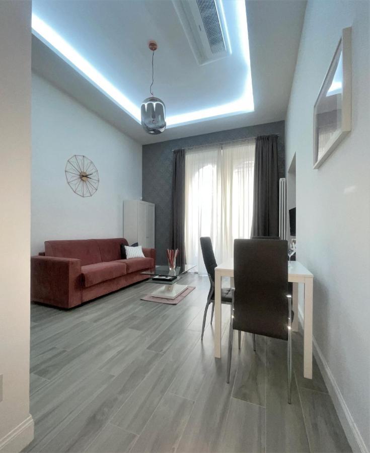 Duomo Platinum Apartments Nápoly Szoba fotó