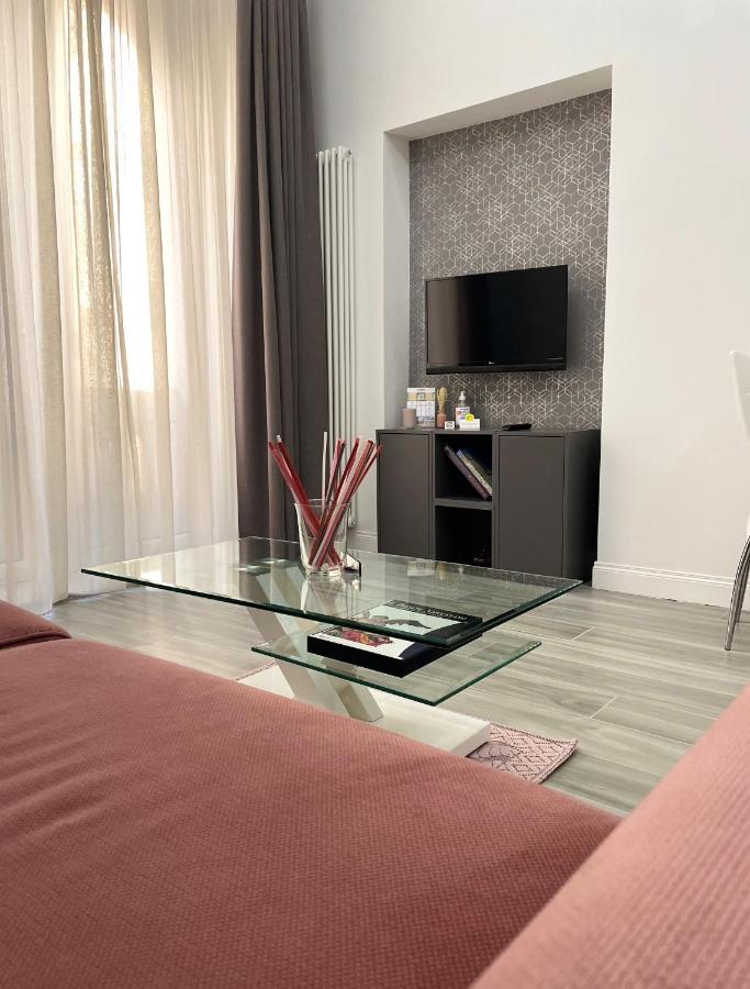 Duomo Platinum Apartments Nápoly Szoba fotó