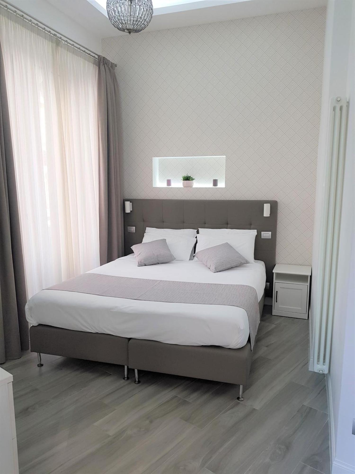 Duomo Platinum Apartments Nápoly Szoba fotó